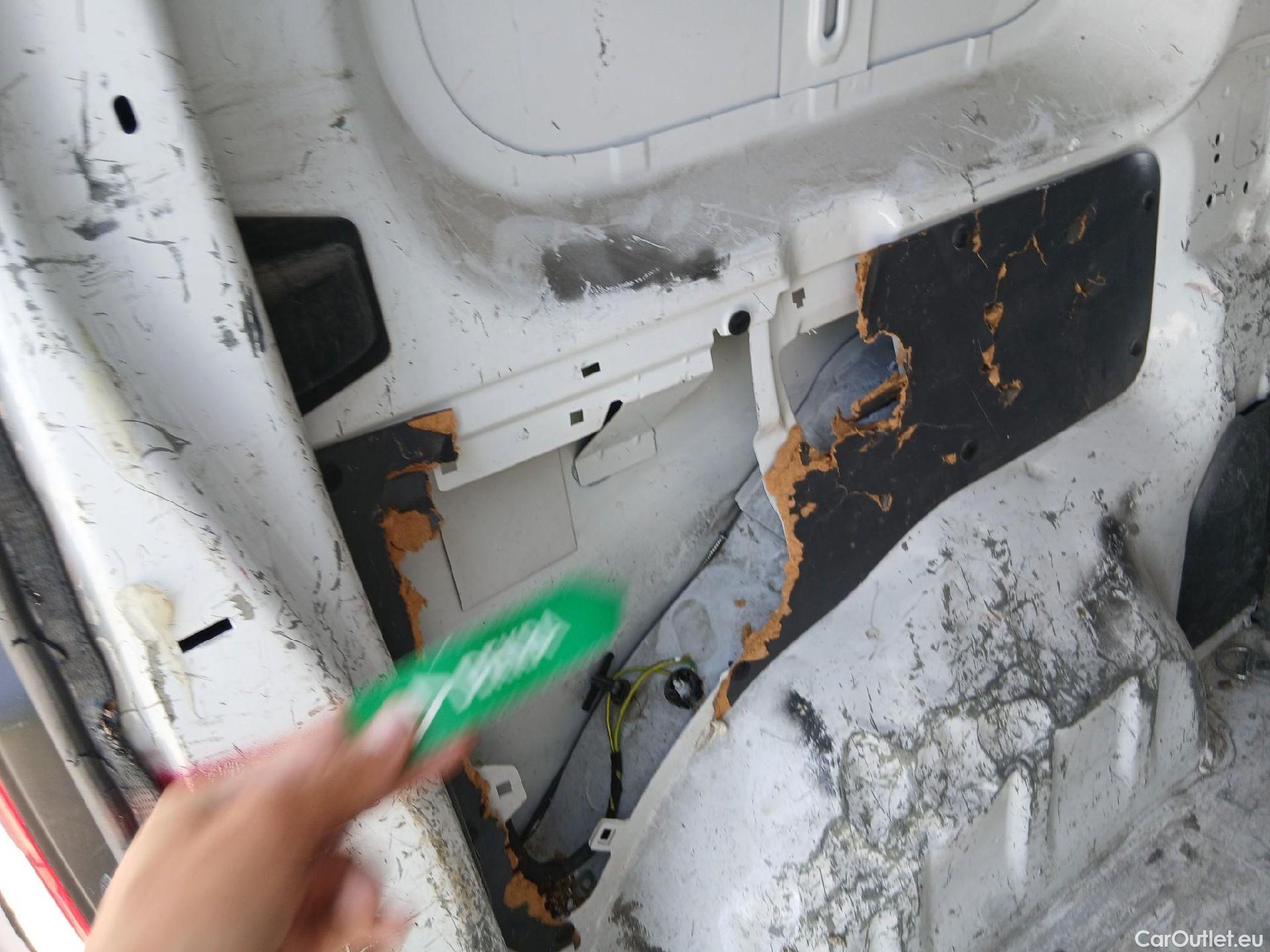  Fiat  Scudo FIAT  / 4P /  Furgón L2 120cv MT6 Business  #44