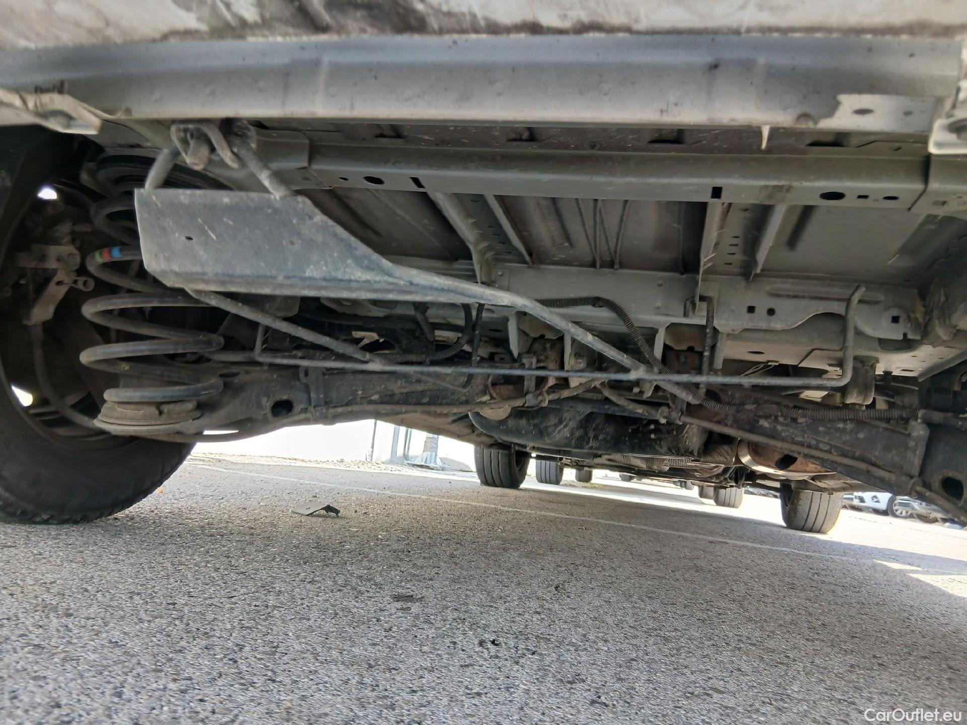  Fiat  Scudo FIAT  / 4P /  Furgón L2 120cv MT6 Business  #3