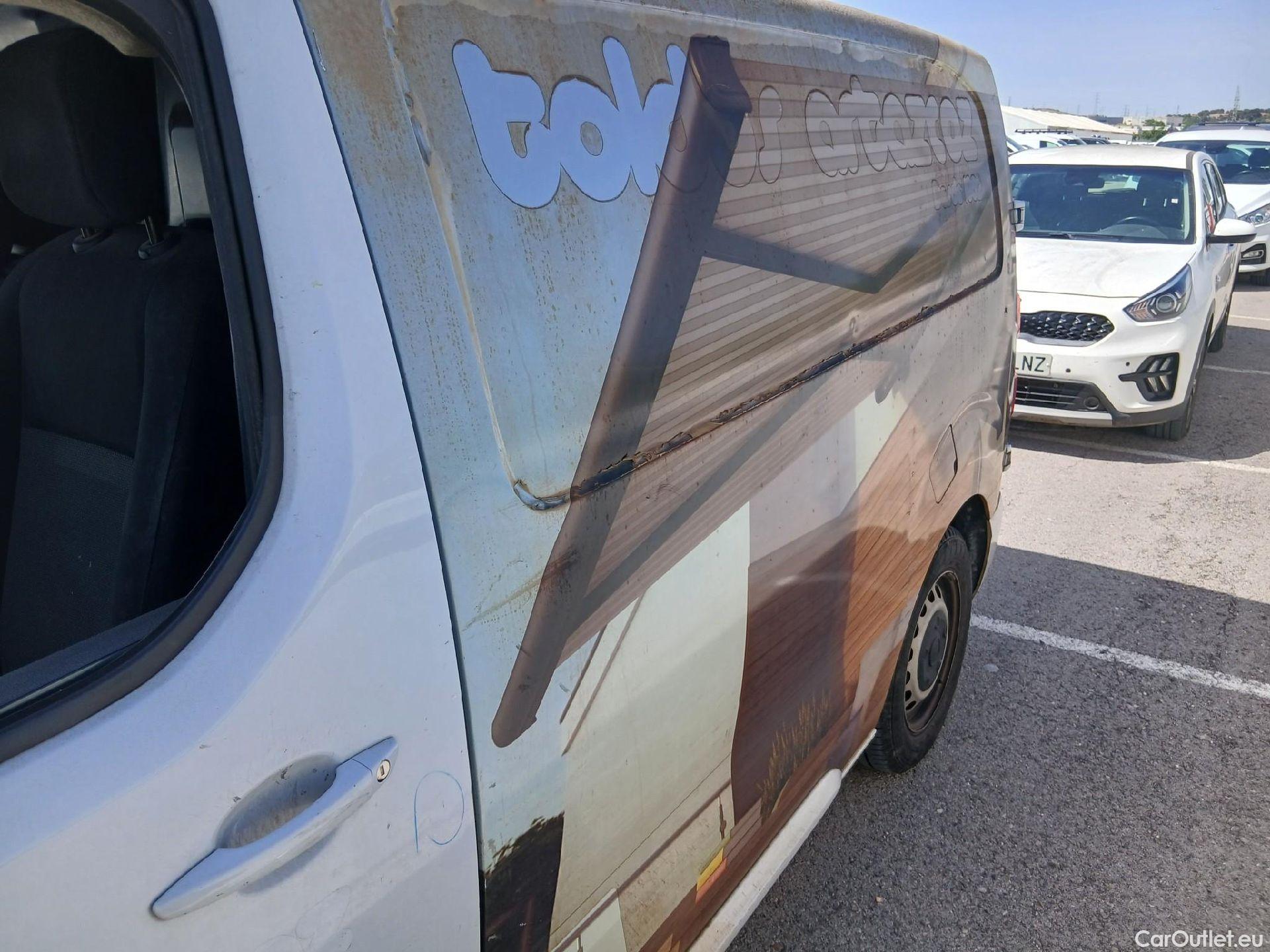  Fiat  Scudo FIAT  / 4P /  Furgón L2 120cv MT6 Business  #25