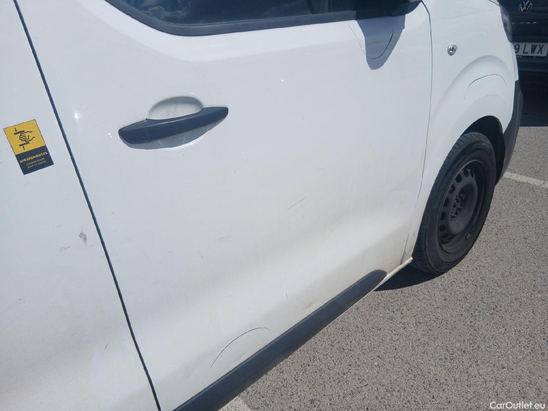  Opel  Vivaro OPEL  / 2019 / 4P / furgón 1.5 Diésel 74kW (100CV) M Std Express #33