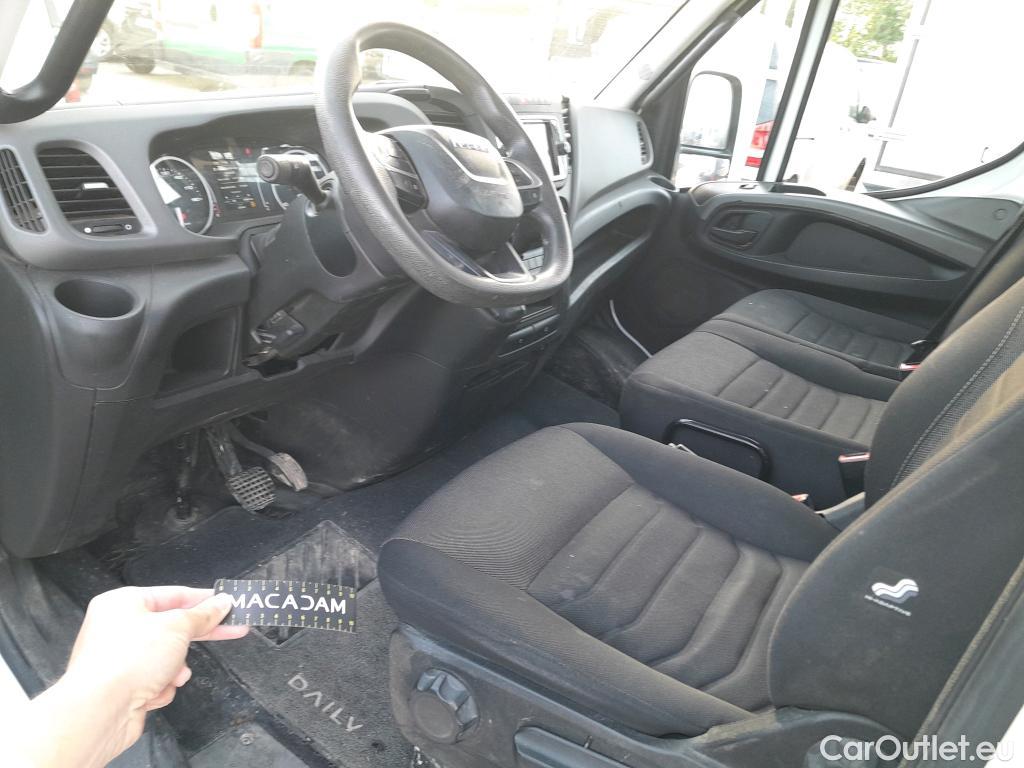  Iveco  Daily IVECO  chasis cabina 35C 16H A8 3450 155 CV #24