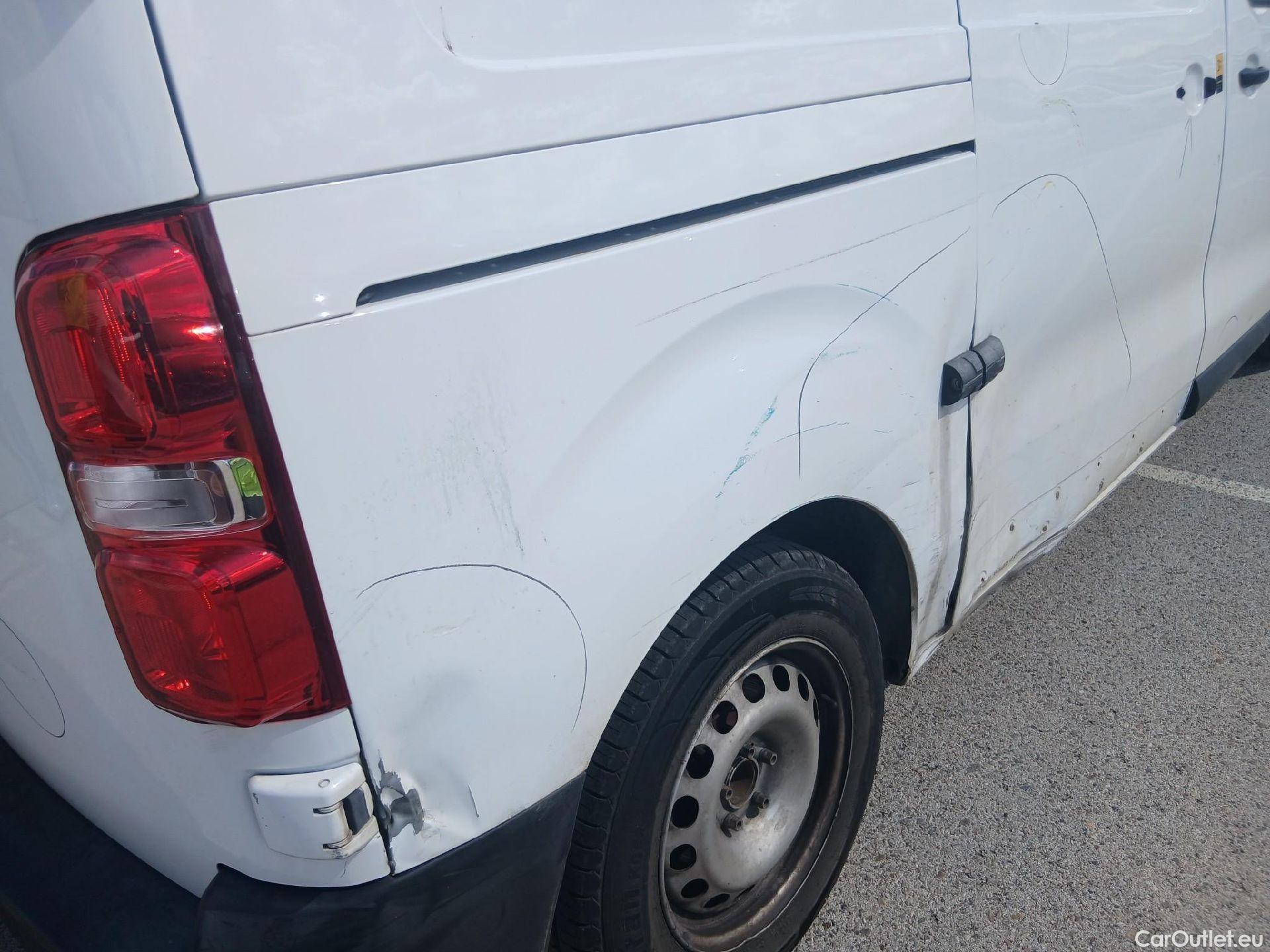  Opel  Vivaro OPEL  / 2019 / 4P / furgón 1.5 Diésel 74kW (100CV) M Std Express #25