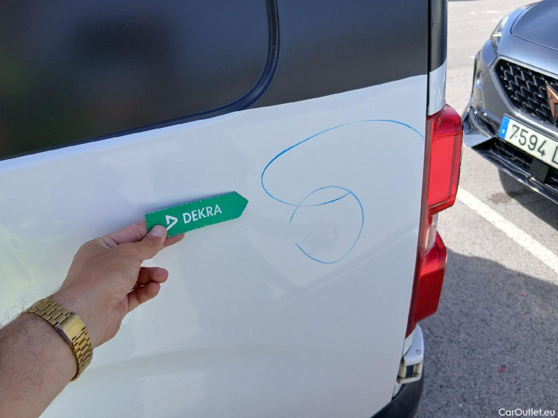  Opel  Vivaro OPEL  / 2019 / 4P / furgón 1.5 Diésel 88kW (120CV) M Std Select #16
