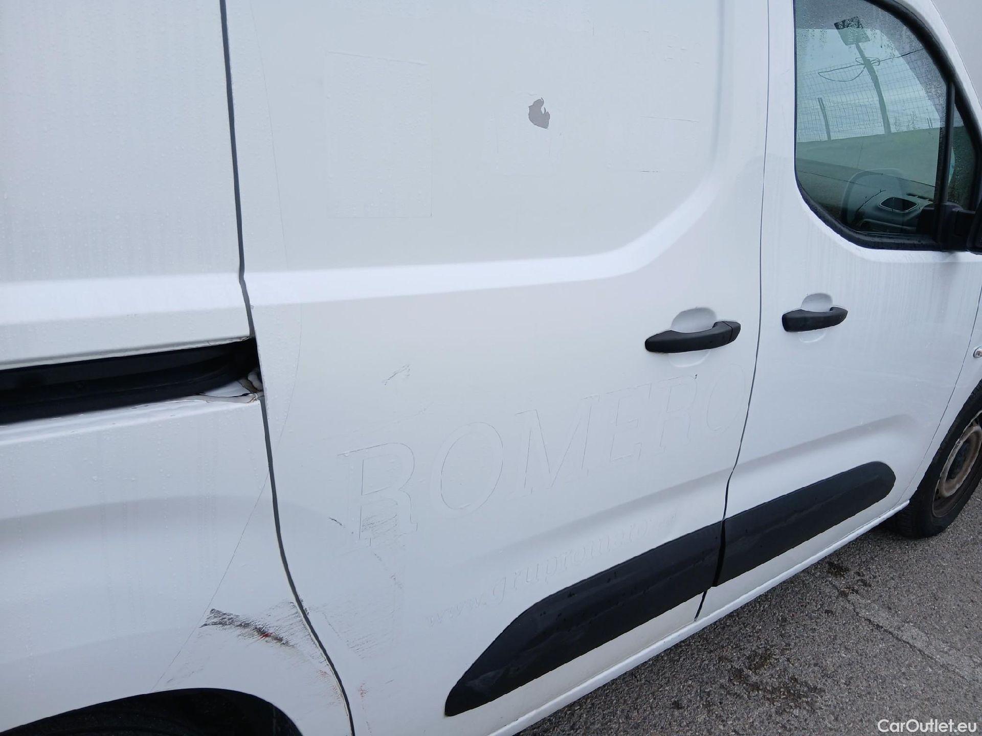  Peugeot  Partner PEUGEOT  / 2018 / 4P / furgón derivado de turismo Premium Standard 600kg BlueHDi 73kW #29