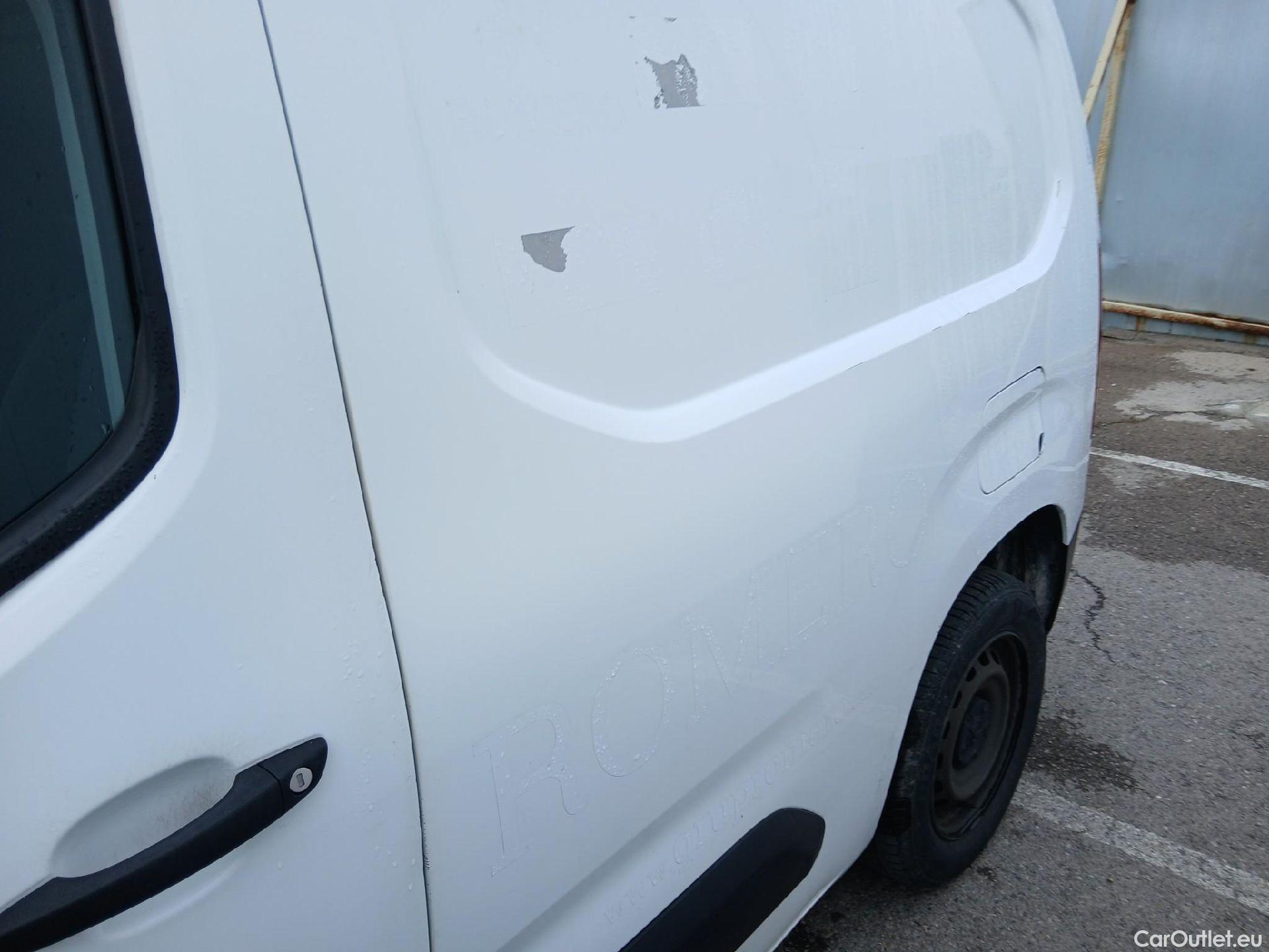  Peugeot  Partner PEUGEOT  / 2018 / 4P / furgón derivado de turismo Premium Standard 600kg BlueHDi 73kW #16