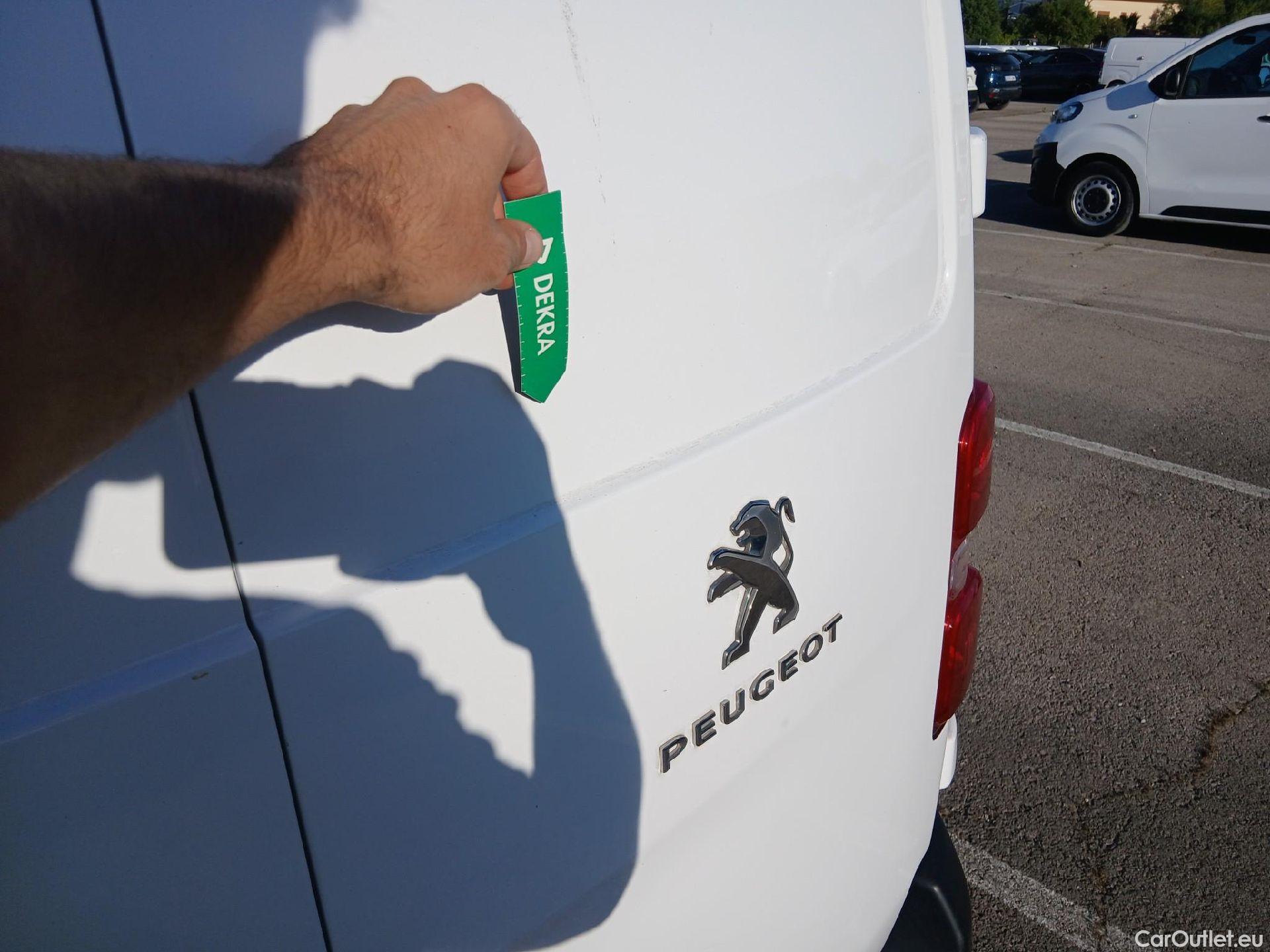  Peugeot  Expert PEUGEOT  / 2016 / 4P / furgón Furgón Pro 1.5 BlueHDi 120 Standard #29