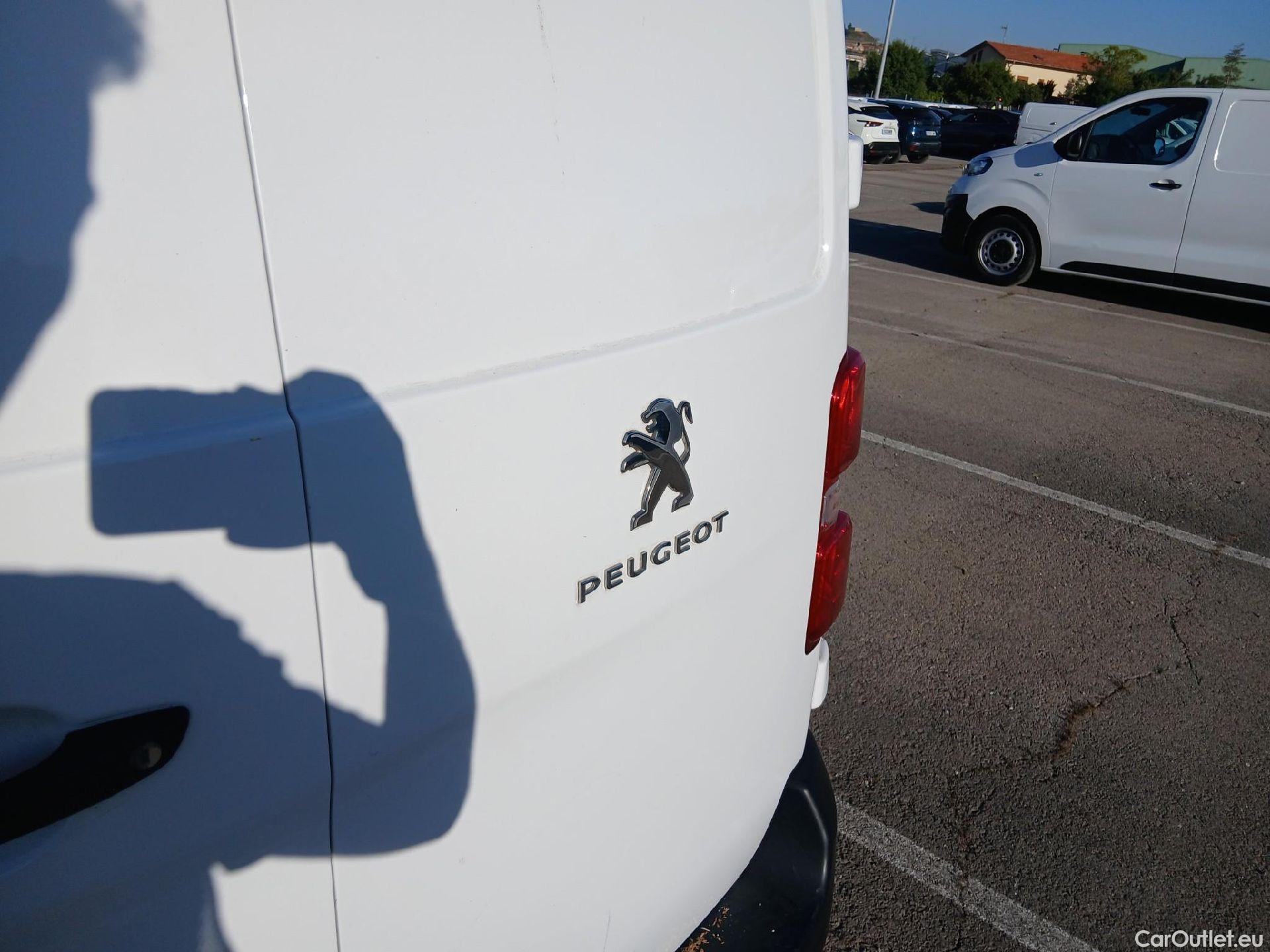  Peugeot  Expert PEUGEOT  / 2016 / 4P / furgón Furgón Pro 1.5 BlueHDi 120 Standard #30