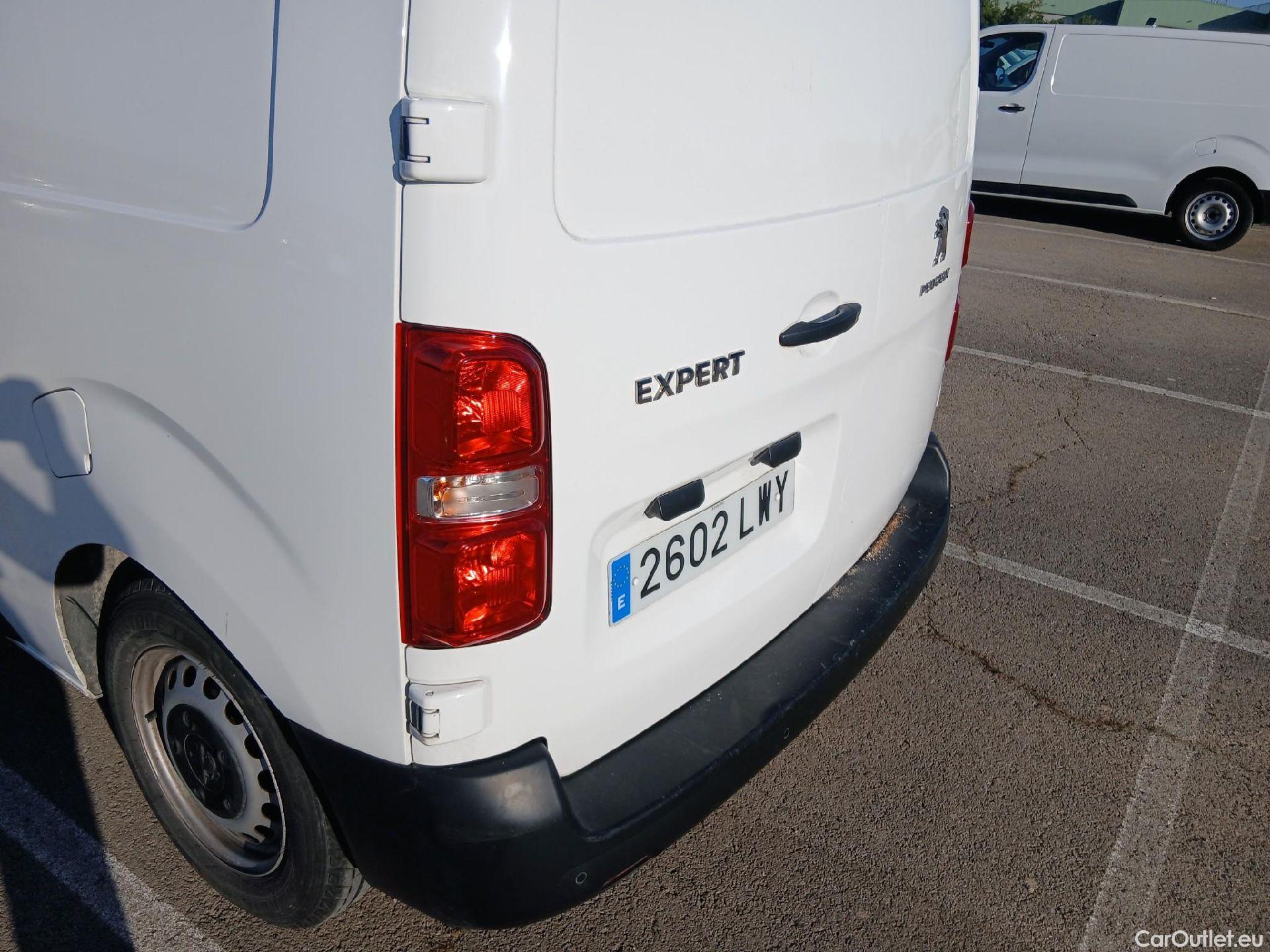  Peugeot  Expert PEUGEOT  / 2016 / 4P / furgón Furgón Pro 1.5 BlueHDi 120 Standard #27