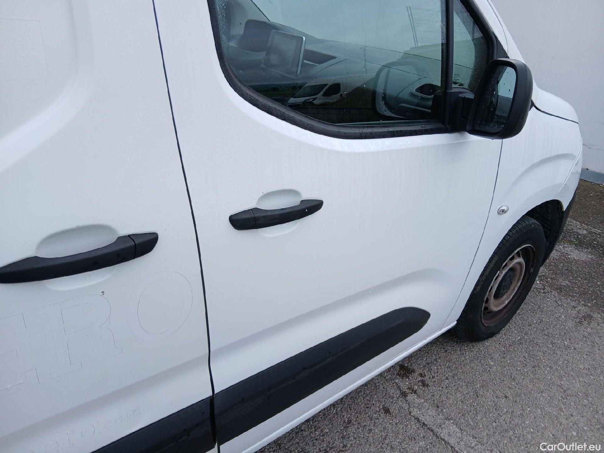  Peugeot  Partner PEUGEOT  / 2018 / 4P / furgón derivado de turismo Premium Standard 600kg BlueHDi 73kW #33