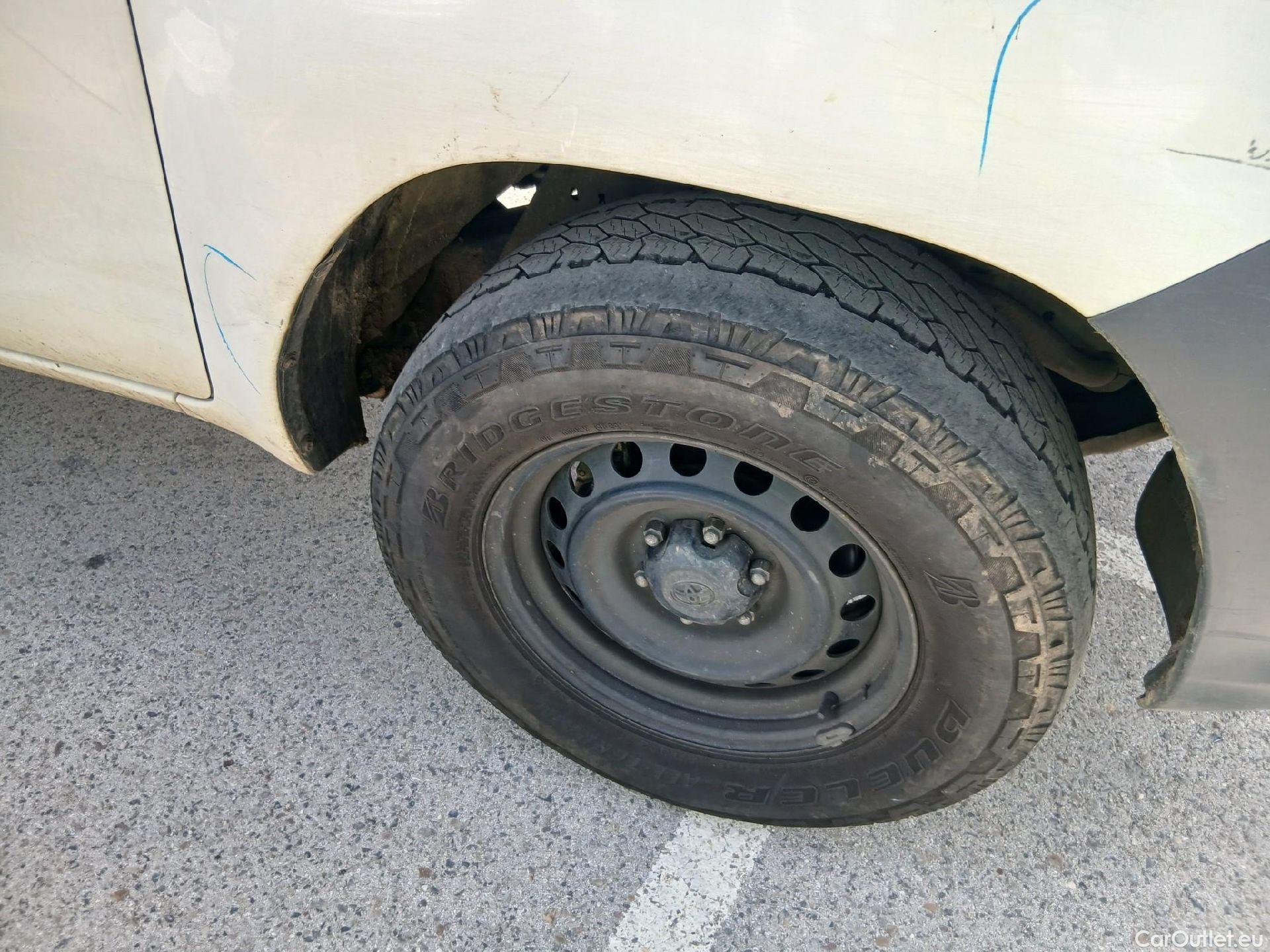  Toyota  Hilux TOYOTA  VU 2p 7G pickup 2.4 D-4D Cabina Extra GX 4x4 #2