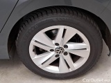 Volkswagen  Golf  VOLKSWAGEN / 2019 / 5P / BERLINA 2.0 TDI SCR LIFE DSG #109