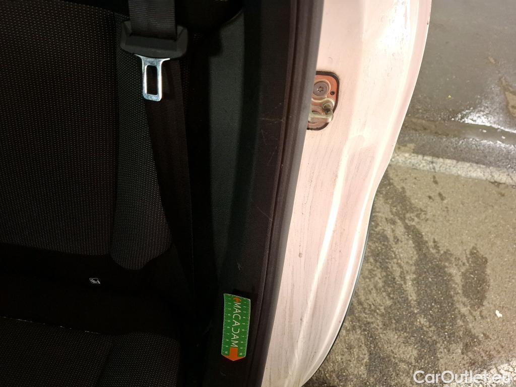  Citroen  C3  Feel 1.2 PureTech 70CV BVM5 E6dT #44