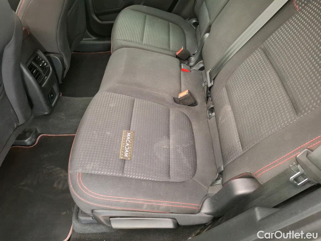  Ford  Kuga FORD  / 2019 / 5P / SUV 2.5 Dur 225 hybrid PHEV Pshi ST-Line Bus #17