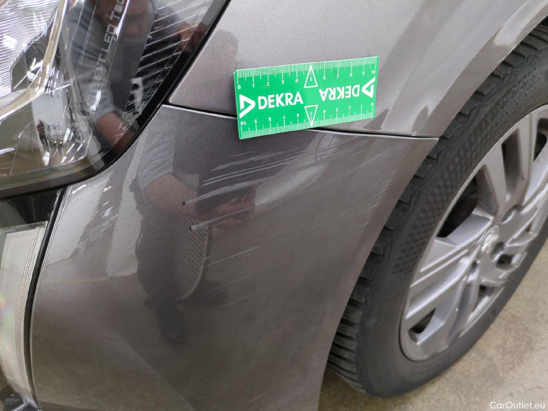  Peugeot  208 PEUGEOT  / 2019 / 5P / Berline Puretech 75 S&S Active Business #23