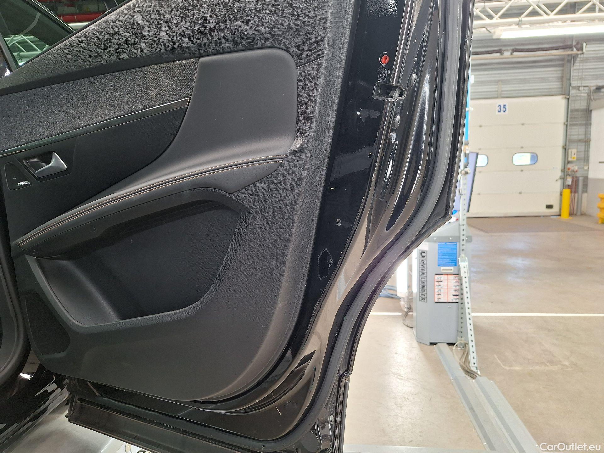  Peugeot  5008 Peugeot,  '16, Peugeot  1.5 BlueHDi 96kW S&S EAT8 GT Line 5d #17