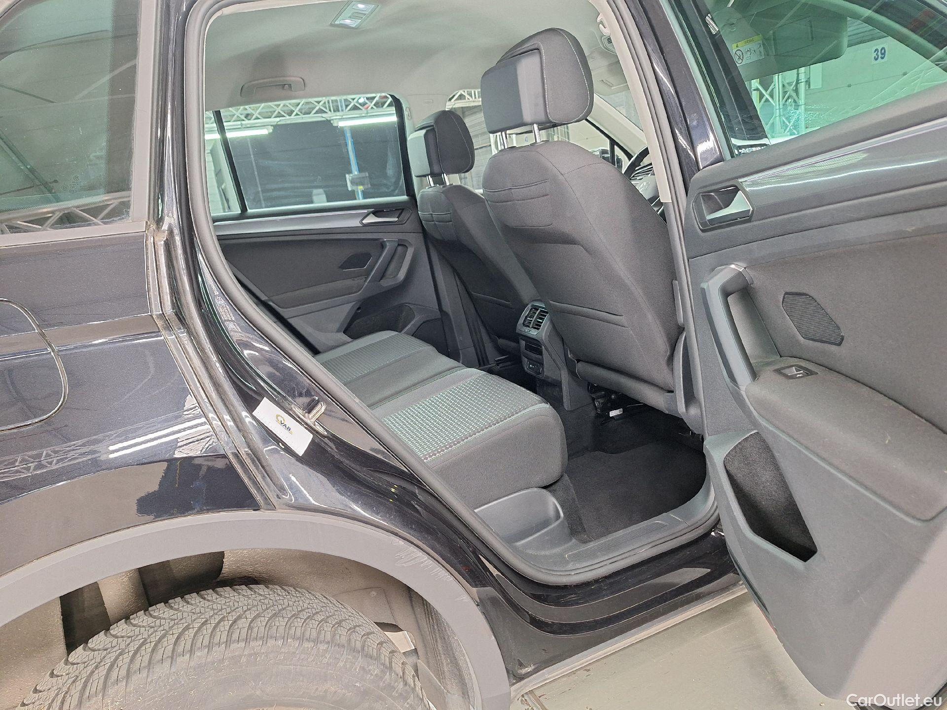  Volkswagen  Tiguan VW,  FL'20, Volkswagen  2.0 TDI 90kW Active 5d #45