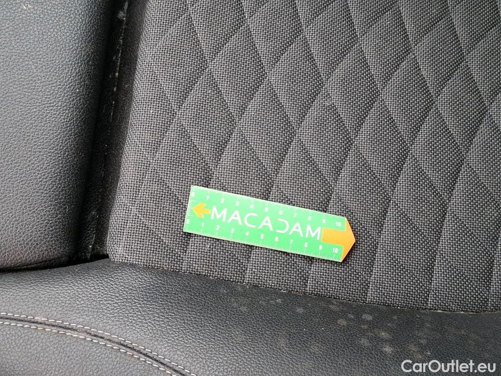  Mercedes  GLB MERCEDES-BENZ  / 2019 / 5P / SUV  200 d Business Line #18
