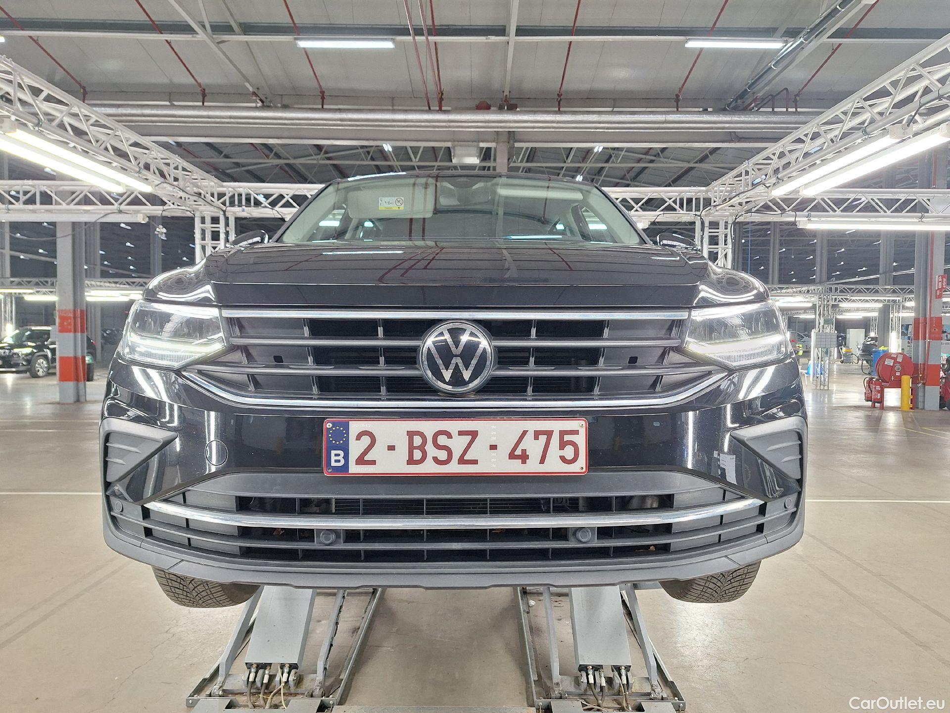  Volkswagen  Tiguan VW,  FL'20, Volkswagen  2.0 TDI 90kW Active 5d #25
