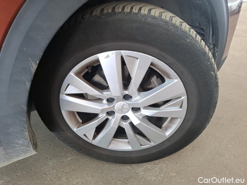  Peugeot  5008  Active Pack 1.5 HDi 130CV BVM6 7 Sieges E6d #6