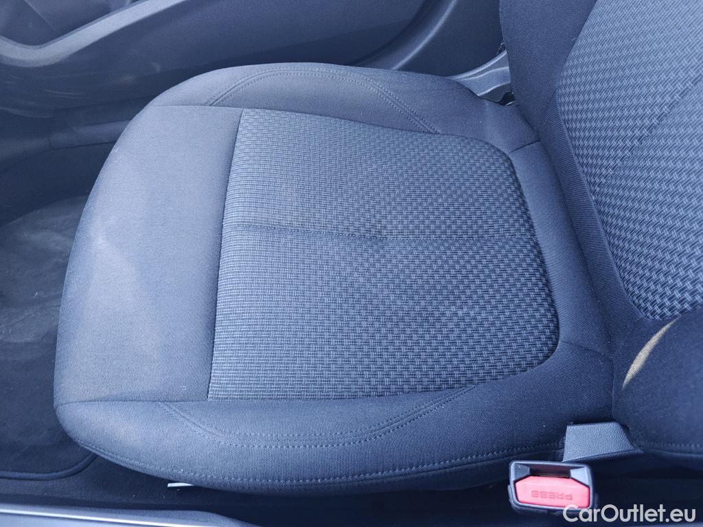  Bmw  Serie 1 BMW  / 2019 / 5P / berlina con portón 118i #40
