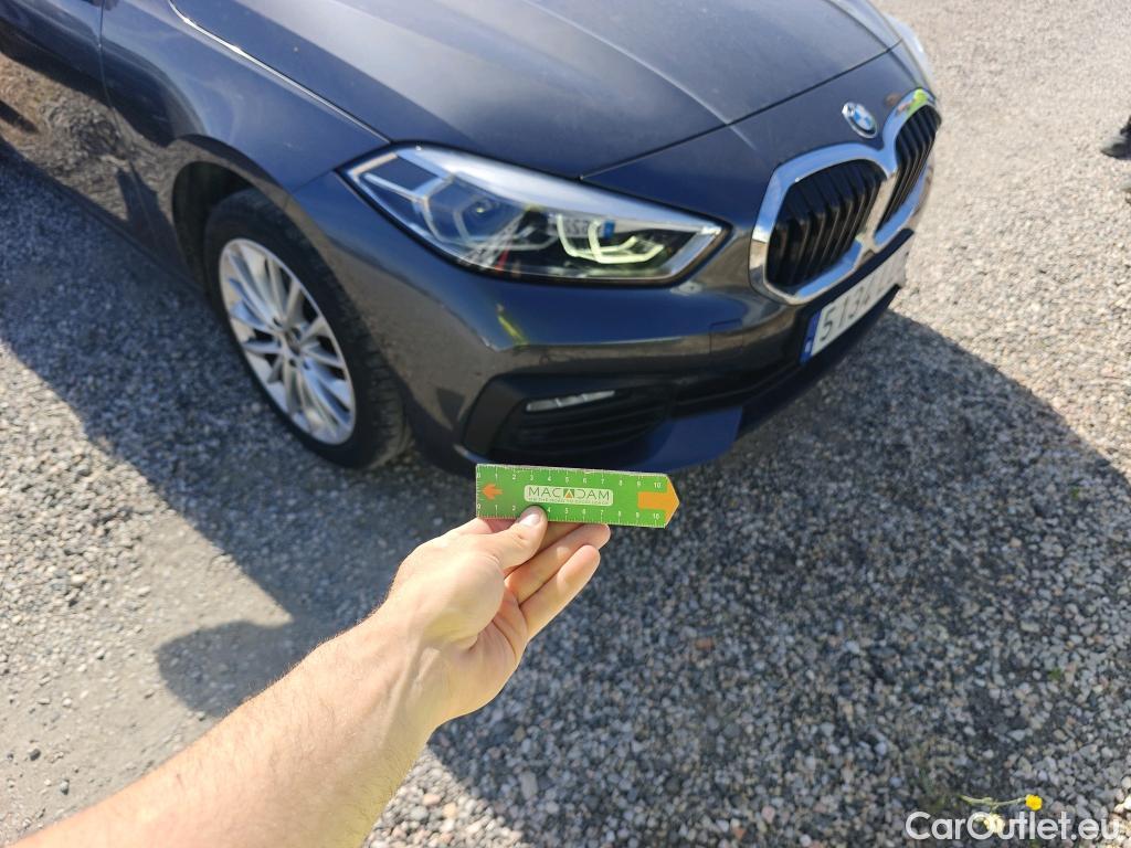  Bmw  Serie 1 BMW  / 2019 / 5P / berlina con portón 118i #18