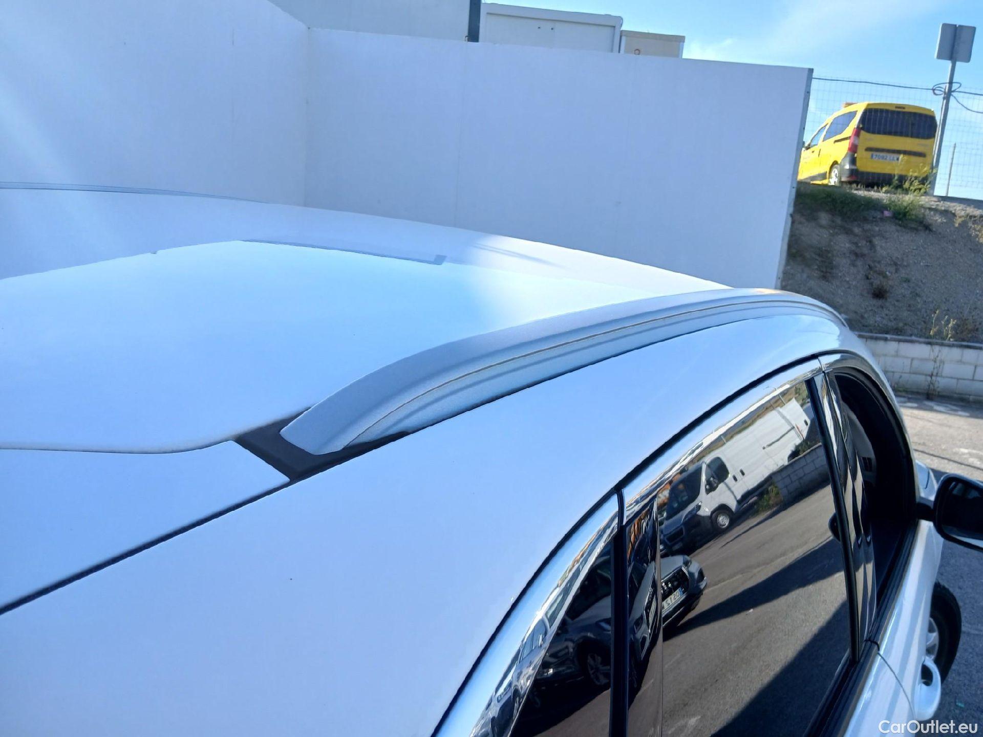  Ford  Kuga FORD  / 2019 / 5P / todoterreno Titanium 2.5 Duratec FHEV 140kW Auto #26