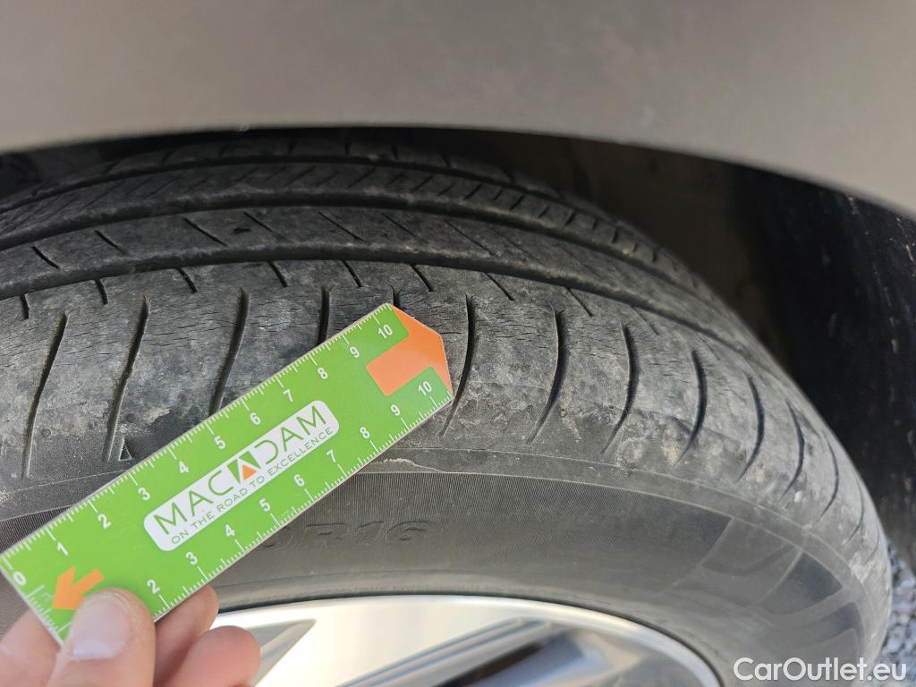  Hyundai  Konna HYUNDAI Kona / 2020 / 5P / todoterreno 1.6 GDI HEV Maxx DCT #7