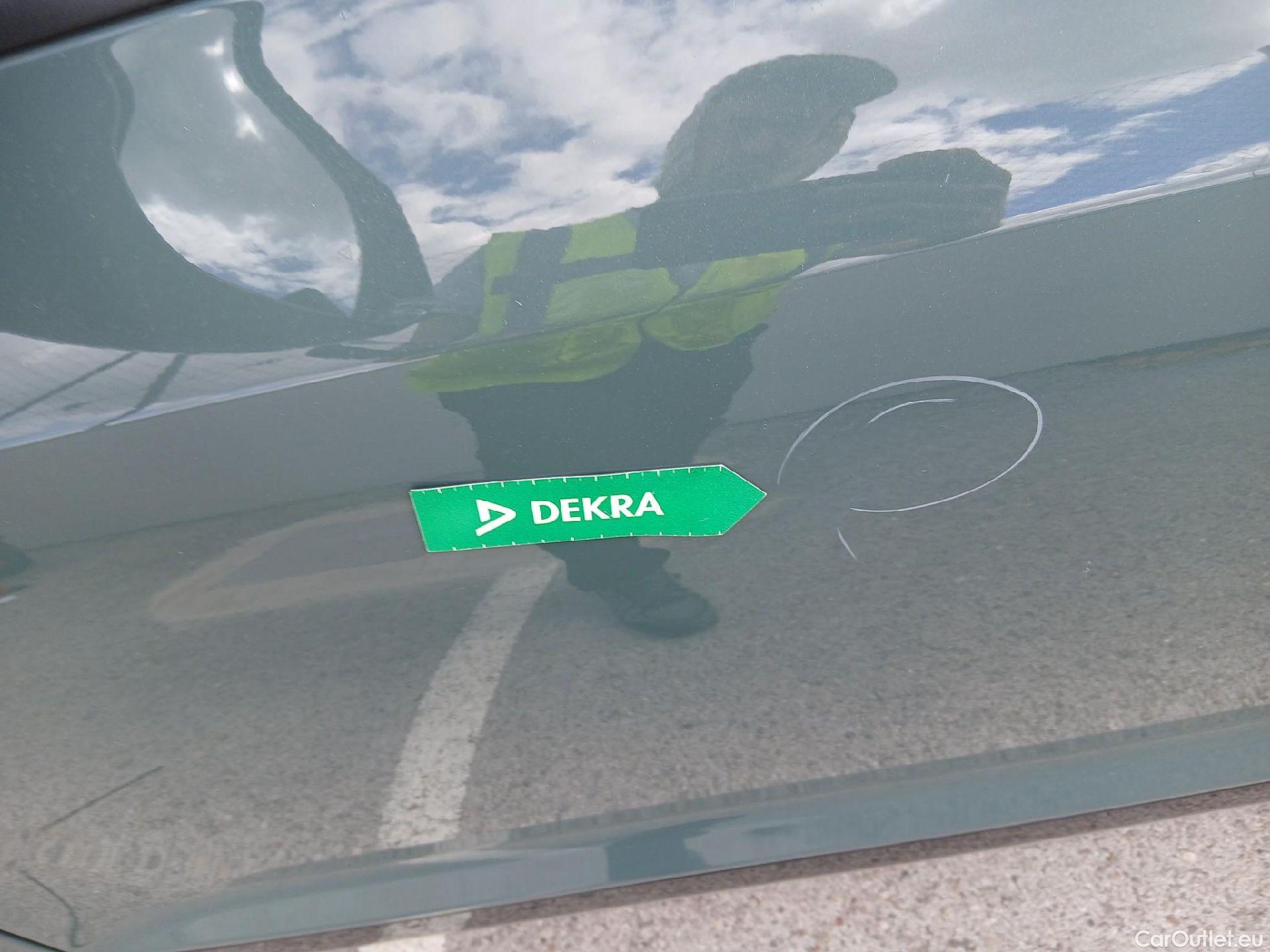  KIA  Niro KIA  / 2022 / 5P / crossover 1.6 GDi PHEV 135kW (183CV) Drive #12