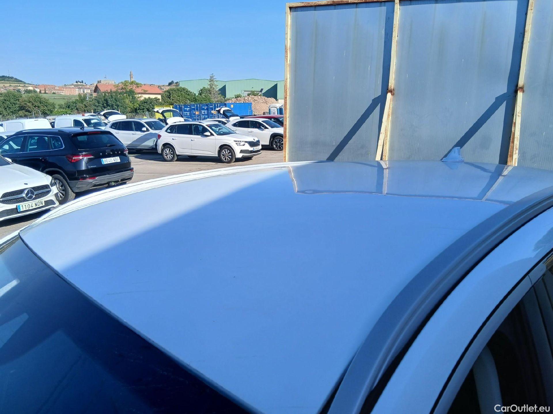  Ford  Kuga FORD  / 2019 / 5P / todoterreno Titanium 2.5 Duratec FHEV 140kW Auto #21