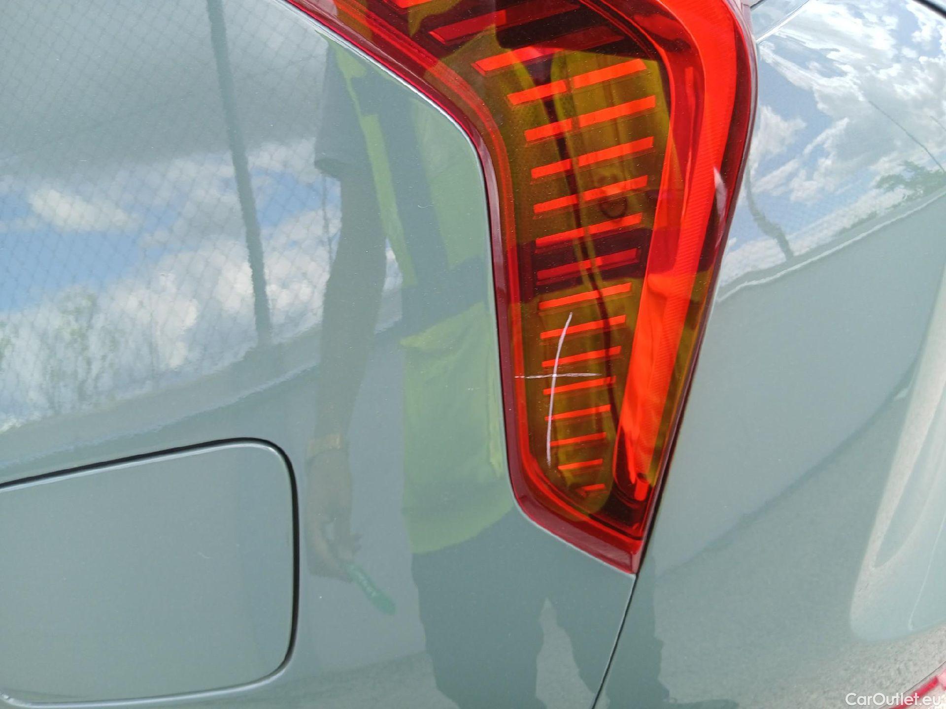  KIA  Niro KIA  / 2022 / 5P / crossover 1.6 GDi PHEV 135kW (183CV) Drive #23