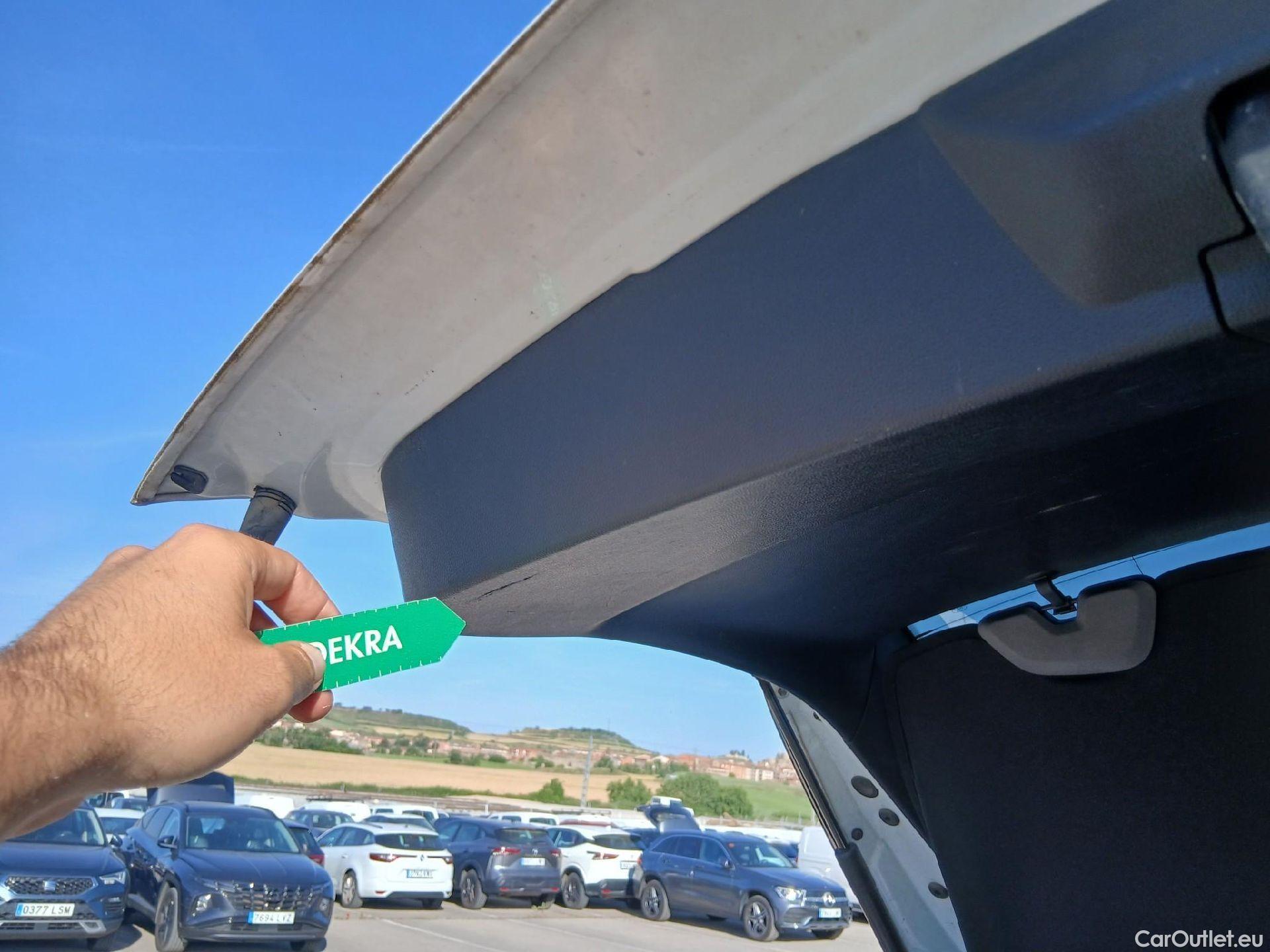  Ford  Kuga FORD  / 2019 / 5P / todoterreno Titanium 2.5 Duratec FHEV 140kW Auto #18