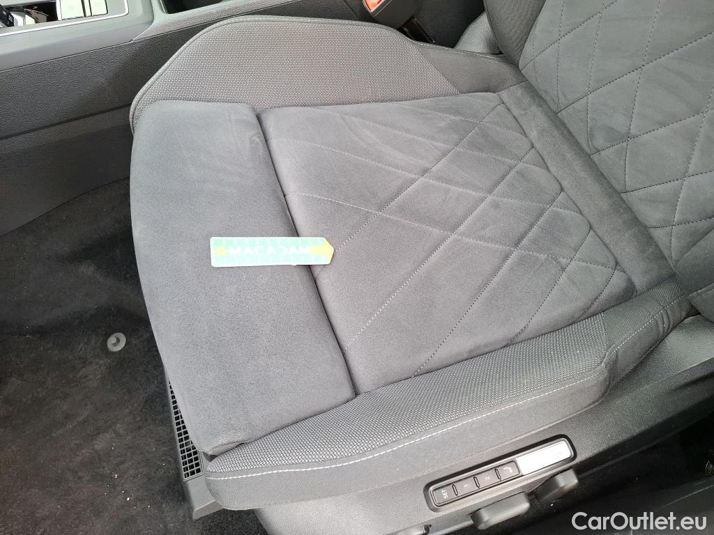  Volkswagen  Golf  VOLKSWAGEN / 2020 / 5P / Berline 1.5 eTSI OPF 150 DSG7 Style #13