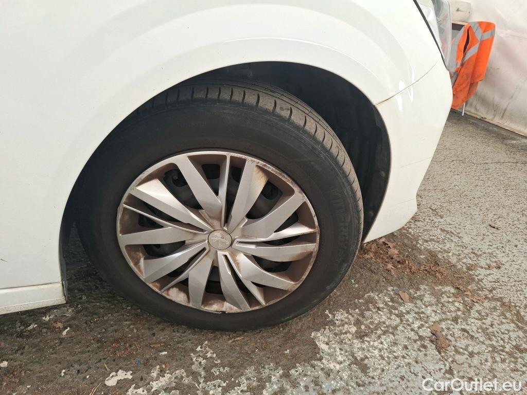  Peugeot  208  Premium 1.5 HDi 100CV BVM6 E6d #37