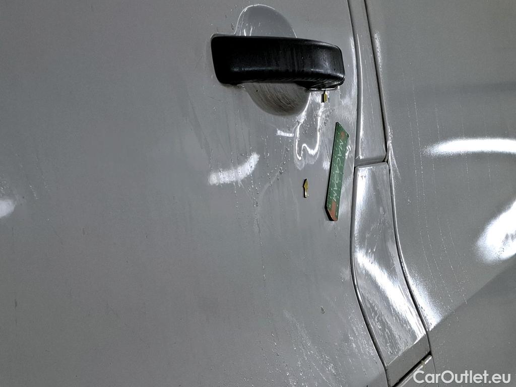  Renault  Trafic  III Fourgon L2H1 3T Confort 2.0 dCi 130CV BVM6 E6d #16
