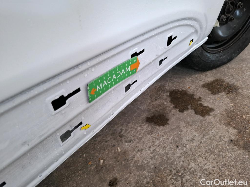  Renault  Trafic  III Fourgon L2H1 3T Confort 2.0 dCi 130CV BVM6 E6d #8