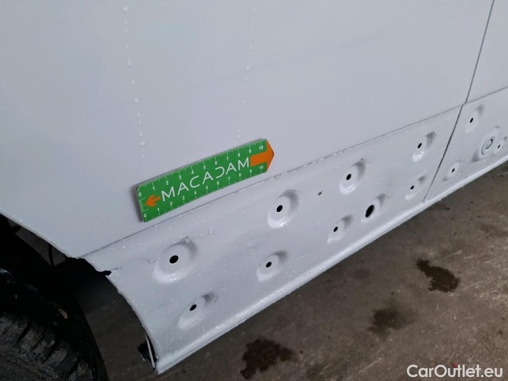  Renault  Trafic  III Fourgon L2H1 3T Confort 2.0 dCi 130CV BVM6 E6d #53