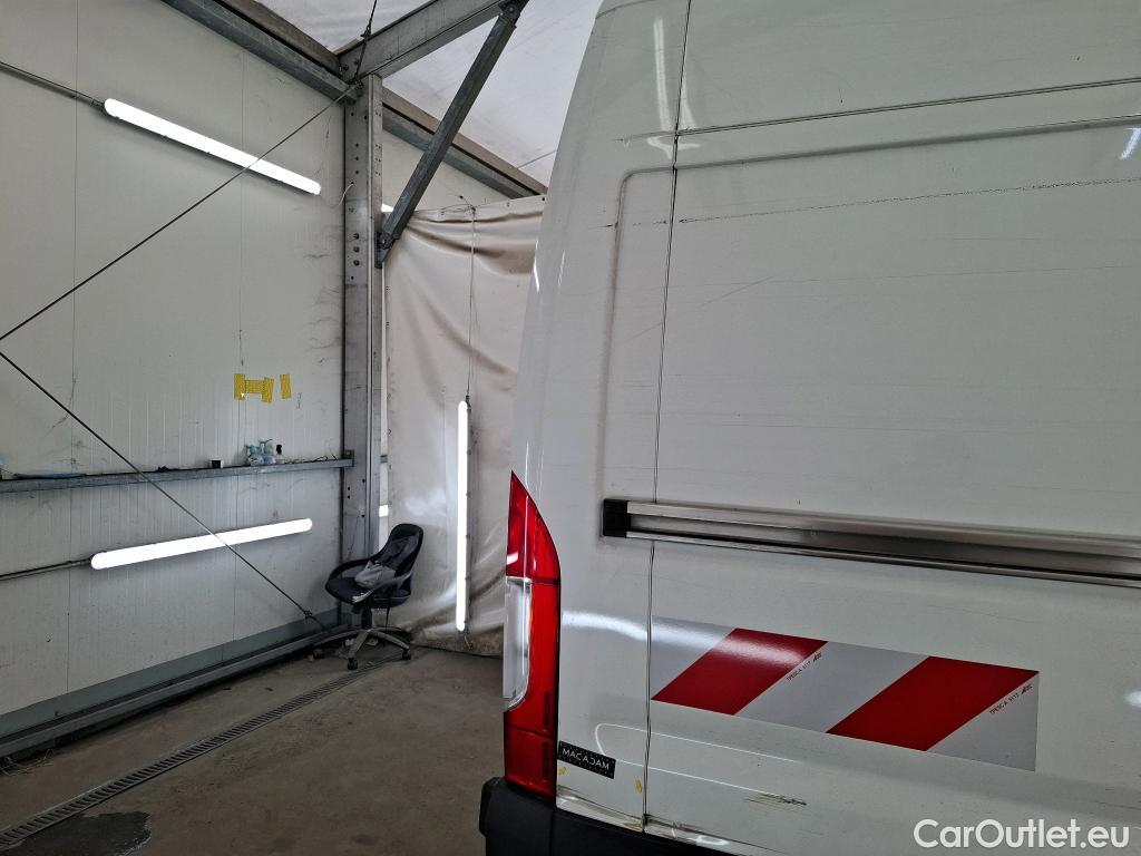  Peugeot  Boxer PEUGEOT  VU 4p Fourgon 2.0 BLUEHDI 110 PREMIUM PA 330 L1H2 #30