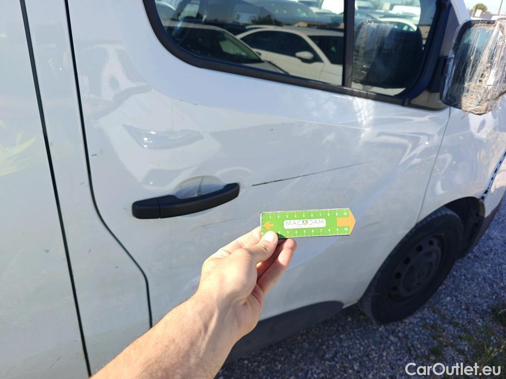  Renault  Trafic RENAULT  Blue dCi 130 CV  Furgón L2H1/ 4P #24