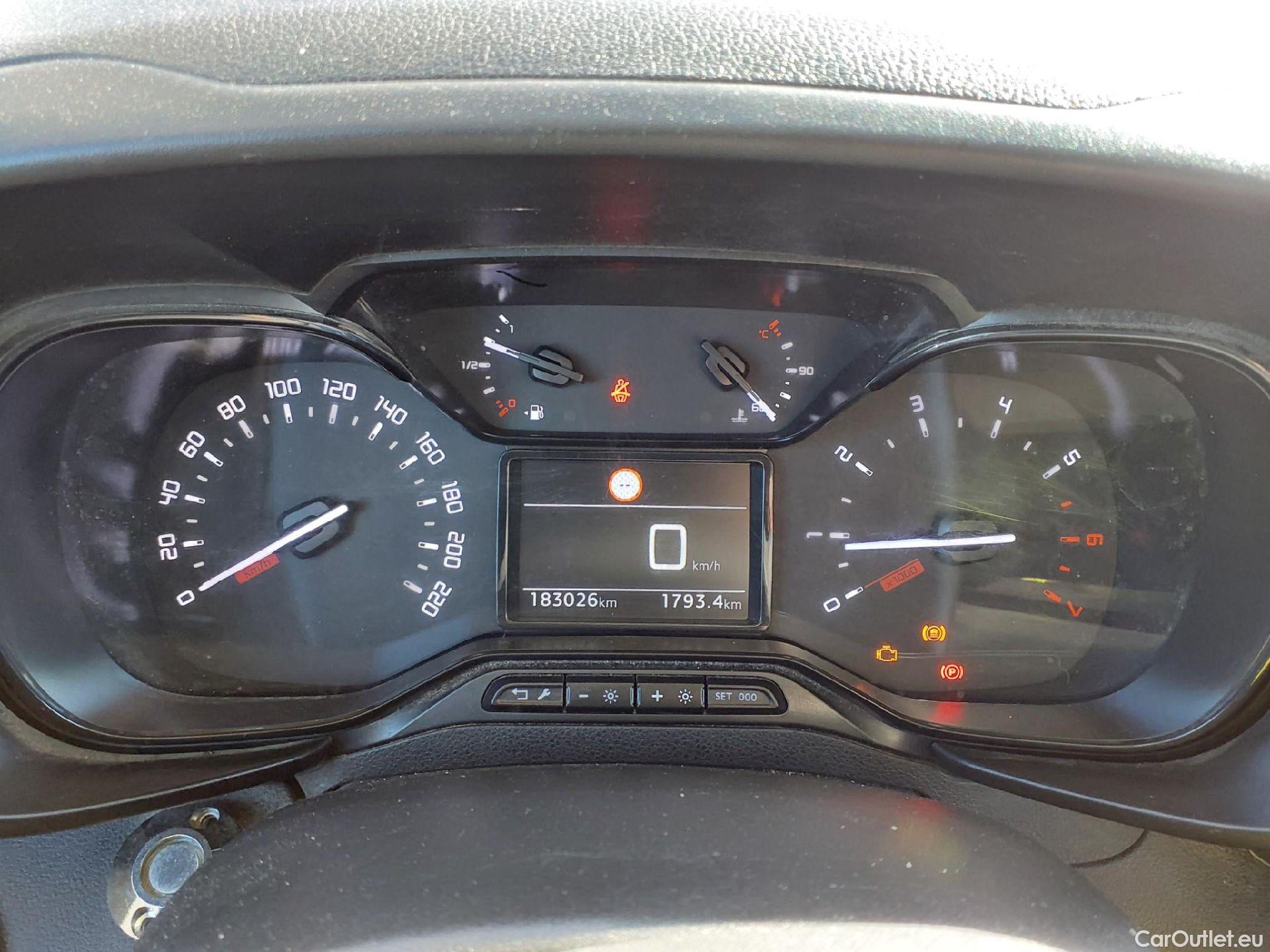  Citroen  Berlingo CITROEN  / 4P / Talla M BlueHDi 100 CV LIVE PACK #9