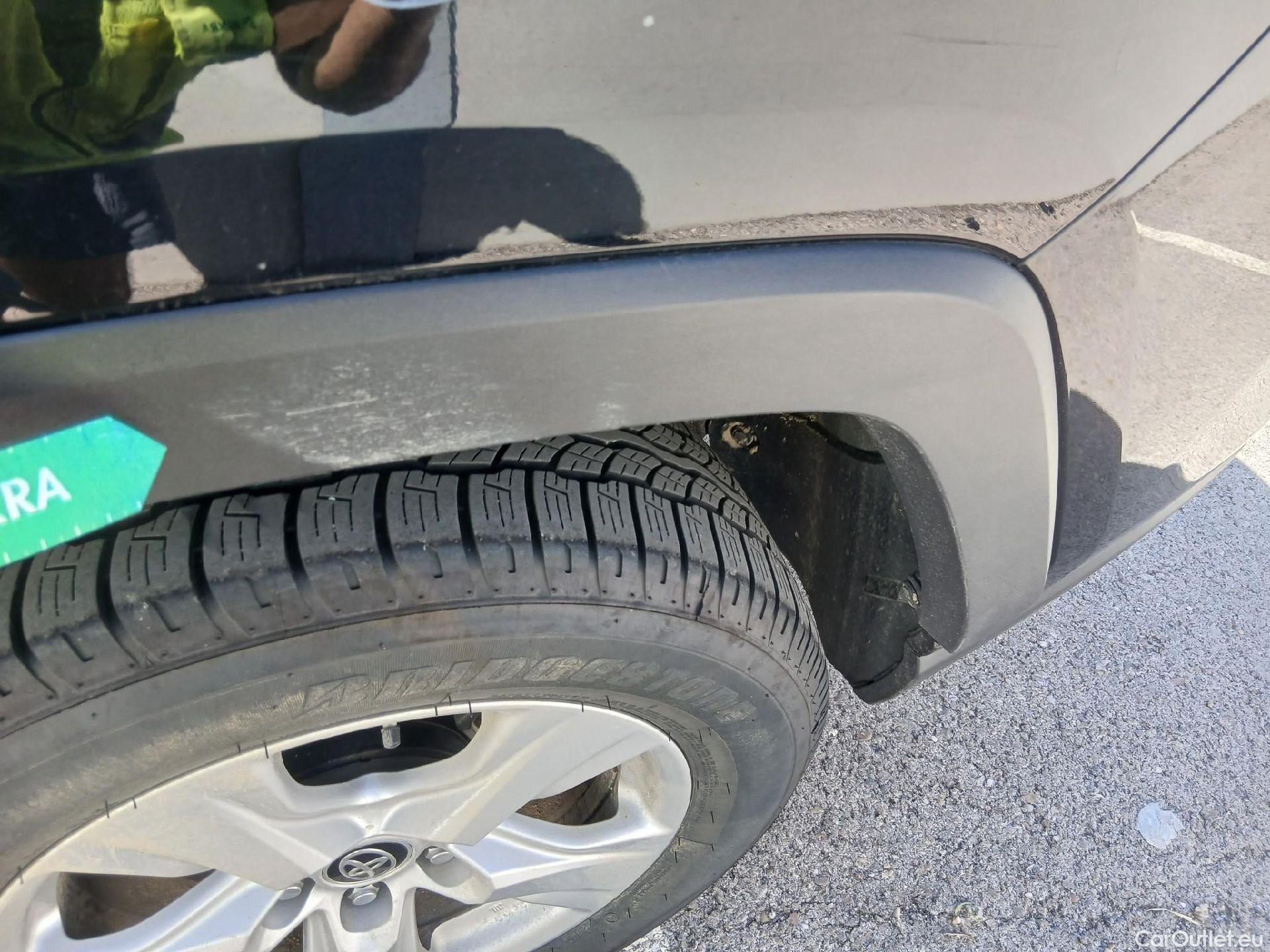  Toyota  RAV4 TOYOTA  / 2018 / 5P / todoterreno 2.5l 220H Business #24