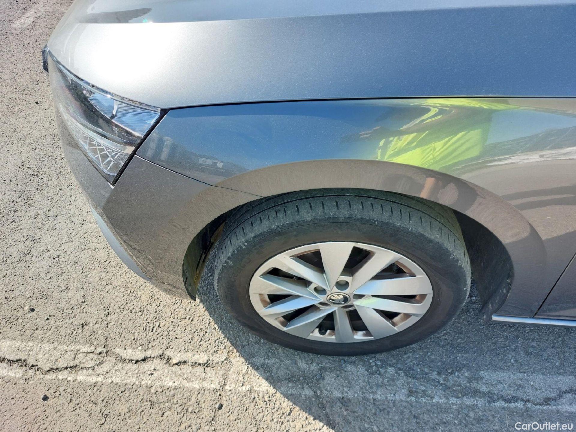  Skoda  Scala SKODA  / 2019 / 5P / berlina con portón 1.0 TSI 81KW (110 CV) Ambition (AC2) #1