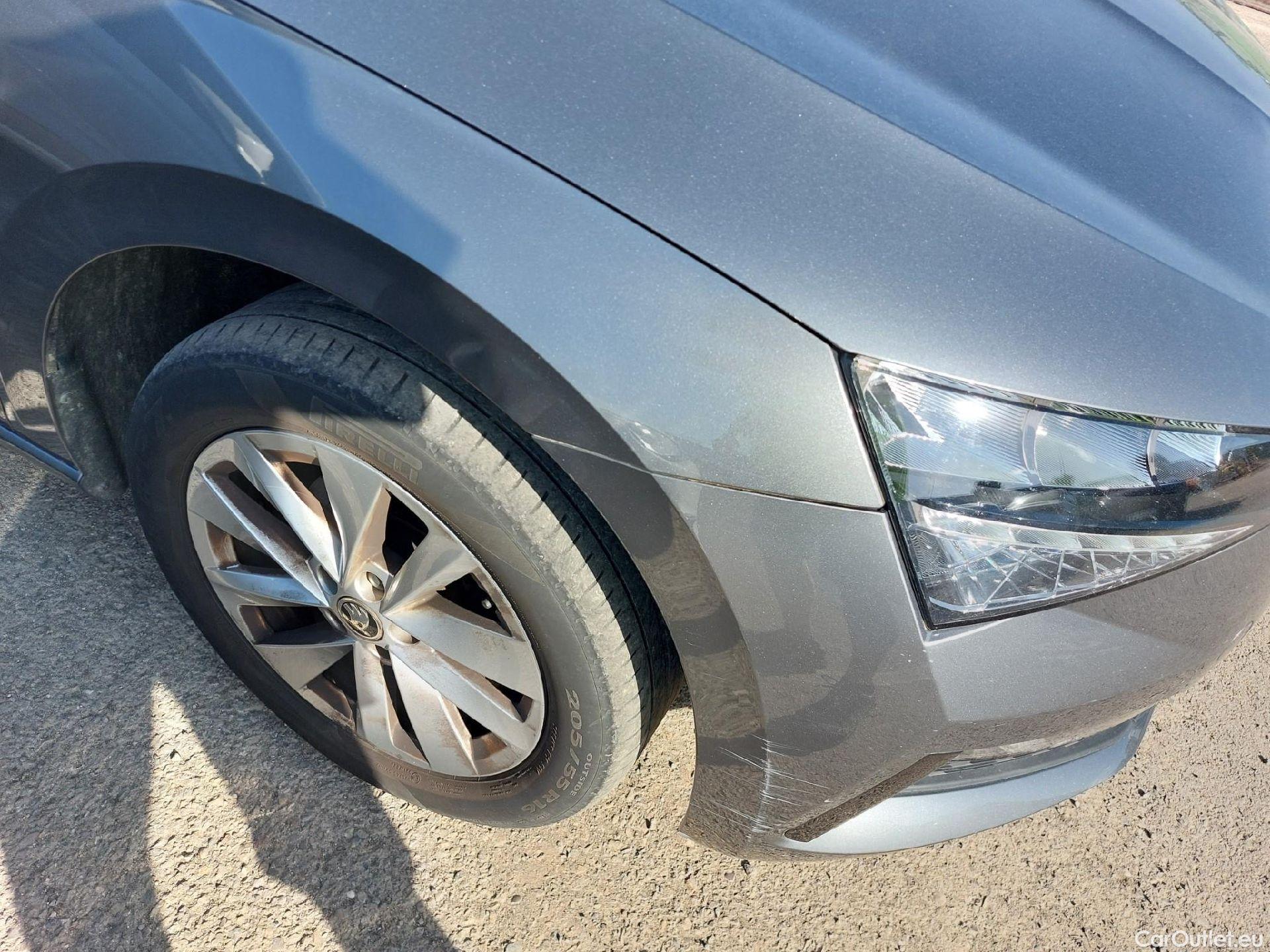  Skoda  Scala SKODA  / 2019 / 5P / berlina con portón 1.0 TSI 81KW (110 CV) Ambition (AC2) #4