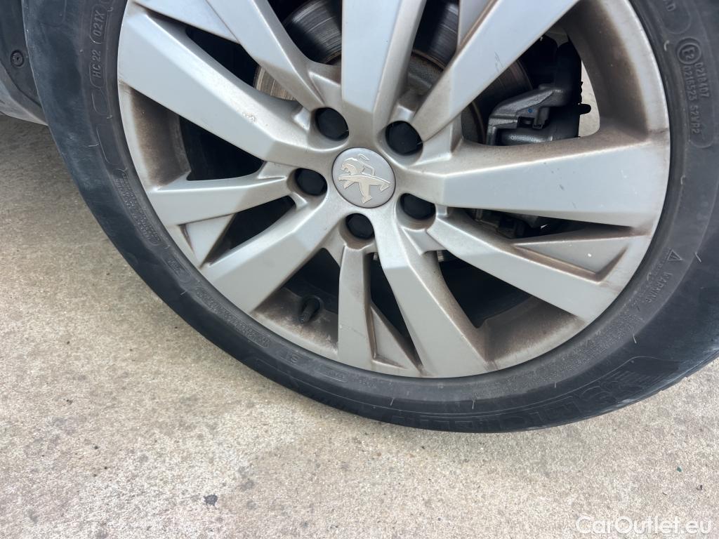  Peugeot  3008 PEUGEOT   1.5 BlueHDi 130 CV Active Pack/ / 5P   #13