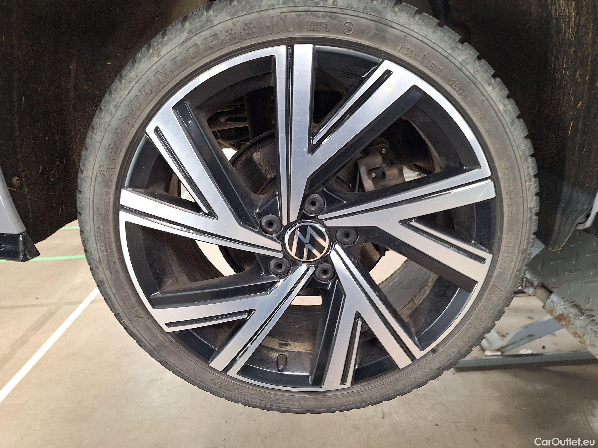  Volkswagen  Golf  VW, VIII '20, Volkswagen VIII 2.0 TDI 110kW R-Line DSG 5d #9
