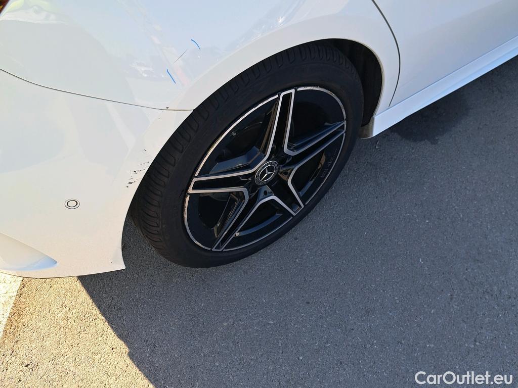  Mercedes  A-Klasse MERCEDES-BENZ Clase A / 2018 / 5P / berlina con portón A 200 #11