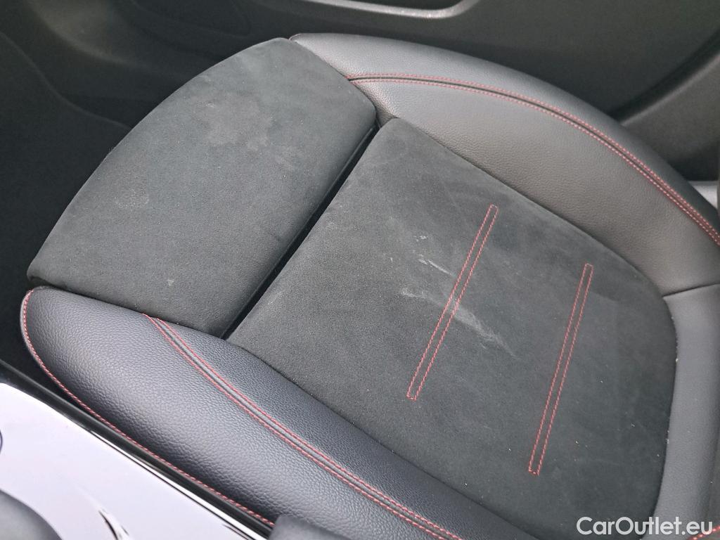  Mercedes  A-Klasse MERCEDES-BENZ Clase A / 2018 / 5P / berlina con portón A 200 #23