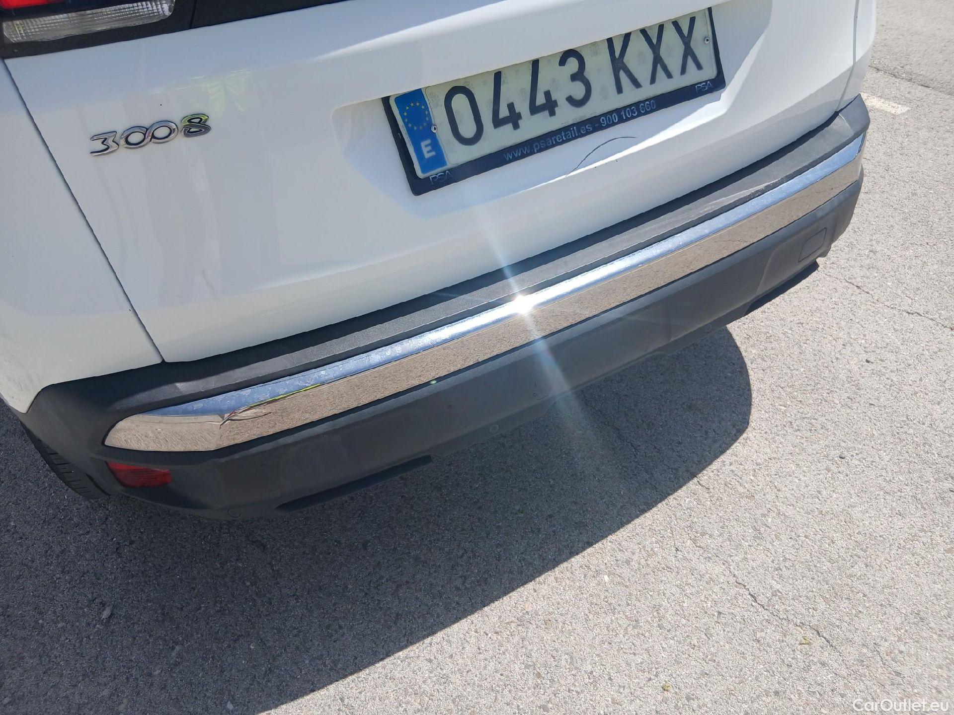  Peugeot  3008 PEUGEOT  / 2016 / 5P / todoterreno 1.5L BlueHDi 96kW (130CV) S&S Active (AC2) #11