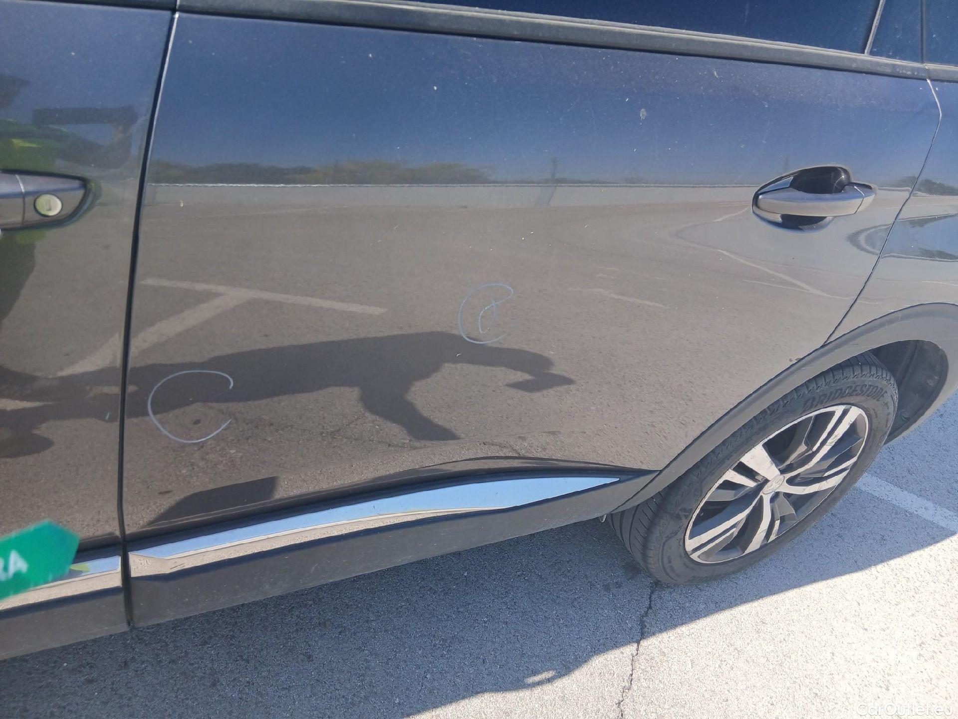  Peugeot  5008 PEUGEOT  / 2020 / 5P / todoterreno 2.0 BlueHDi 133kW S&S Allure Pack EAT8 #22