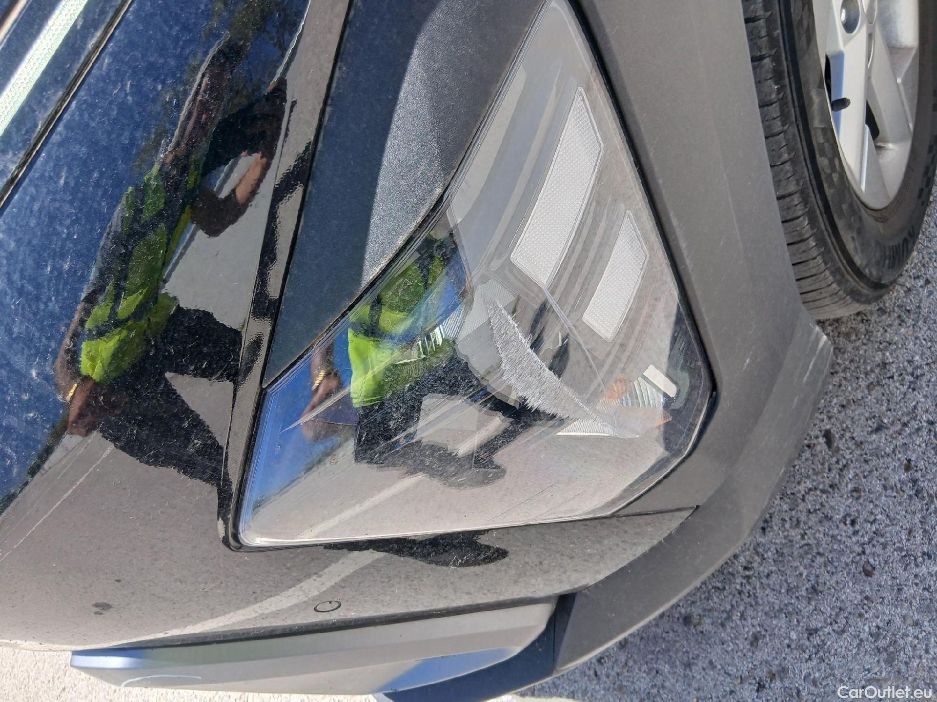  Hyundai  Konna HYUNDAI Kona / 2023 / 5P / todoterreno 1.6 GDI HEV Maxx DCT #16