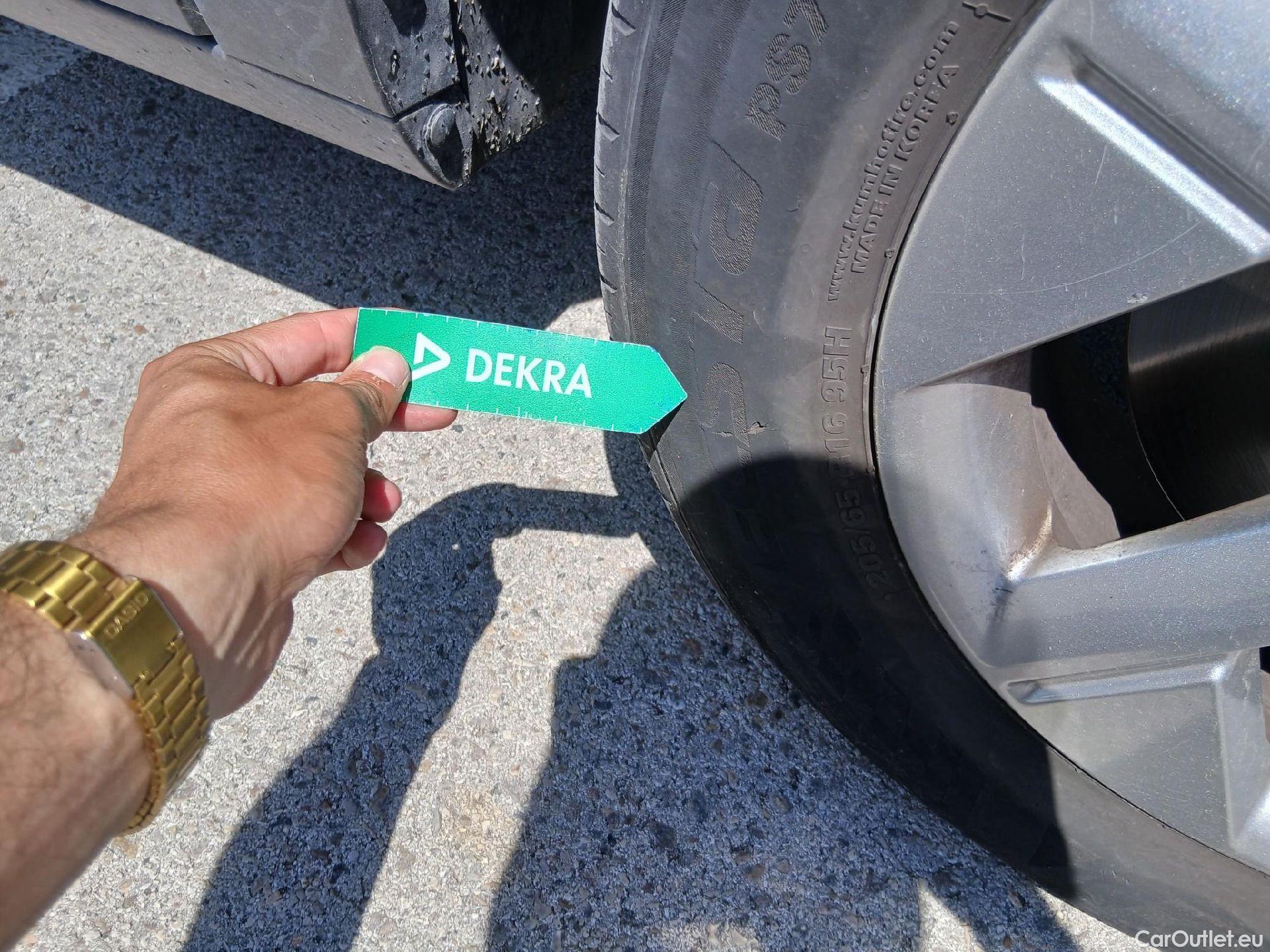  Hyundai  Konna HYUNDAI Kona / 2023 / 5P / todoterreno 1.6 GDI HEV Maxx DCT #2